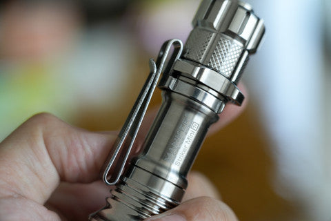 Master LED Striker Mini titan lommelykt naturell 635 lumen 430 m