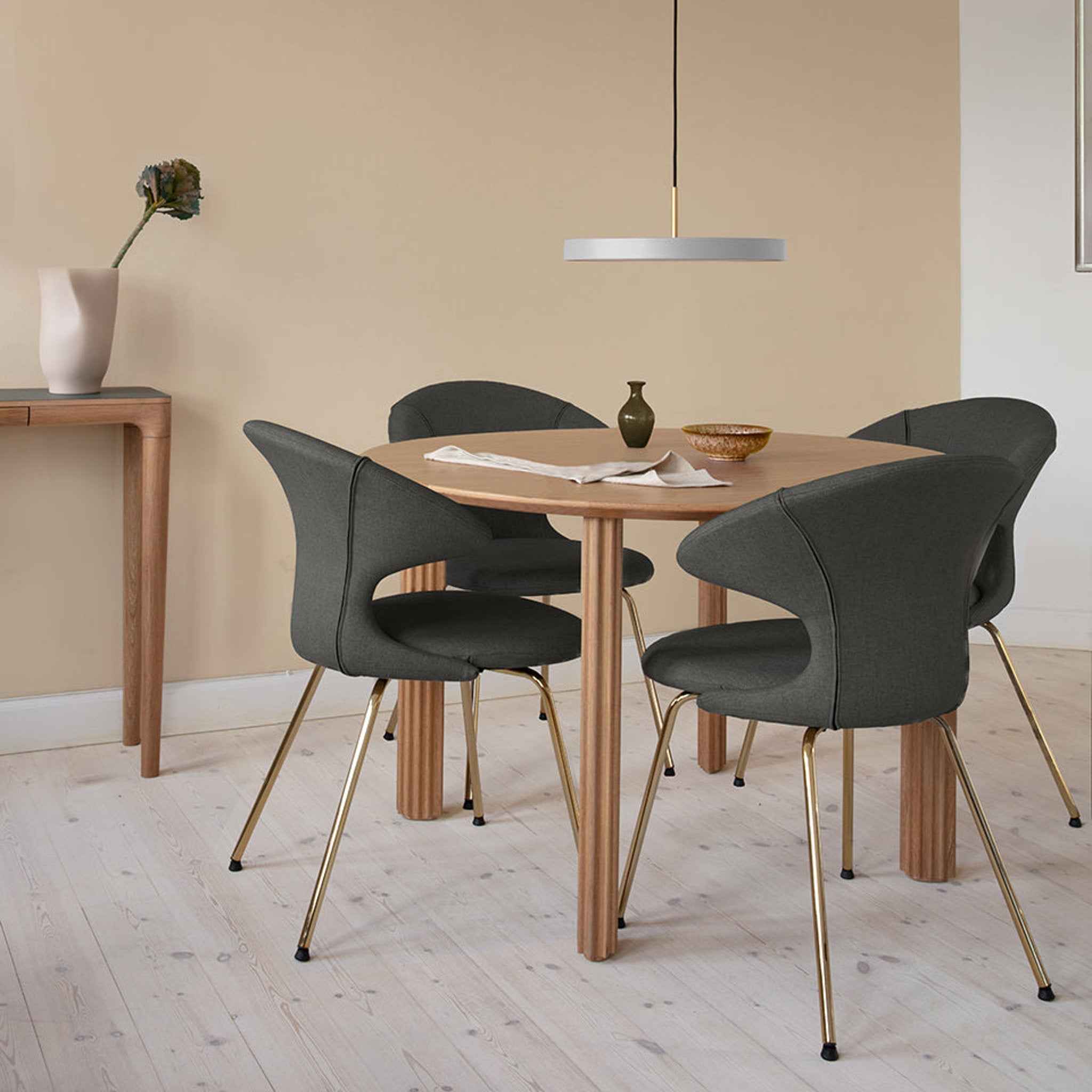 UMAGE Comfort Circle matbord rundt eik