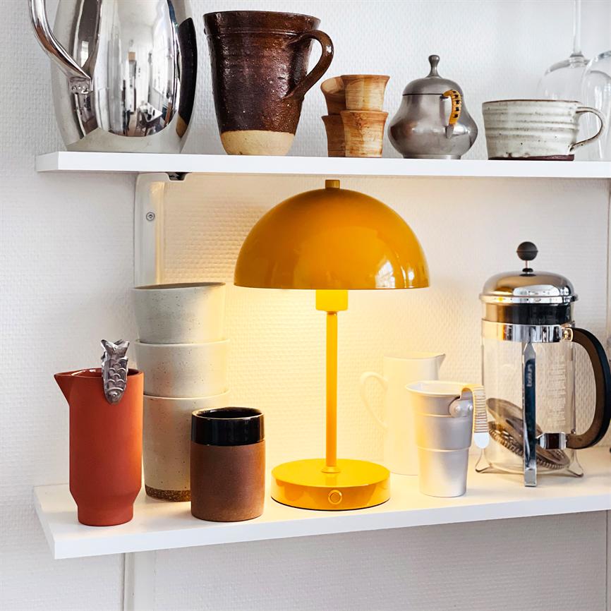 Dyberg Larsen Stockholm V2.0 bordlampe karri oppladbar