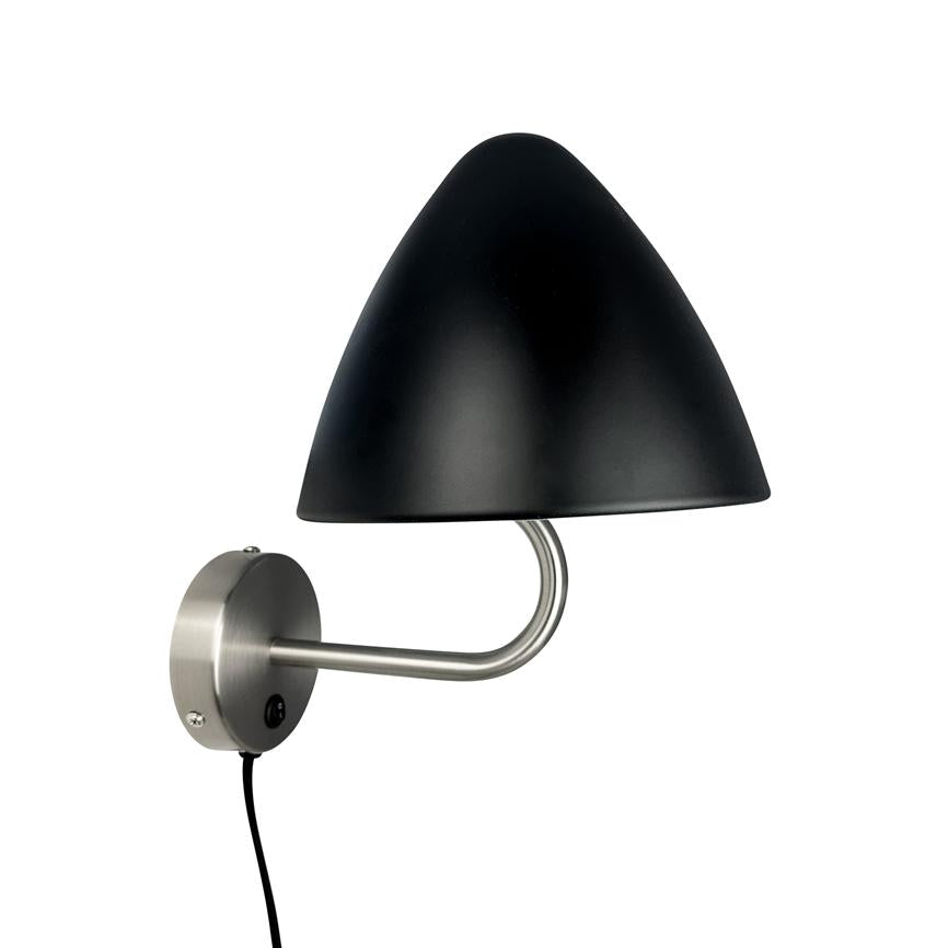 Dyberg Larsen Oulu vegglampe sort stål