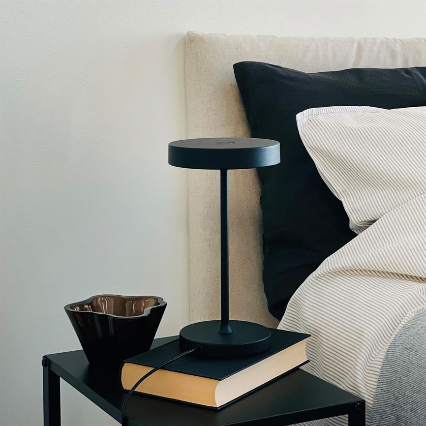 Dyberg Larsen Starlight bordlampe svart LED
