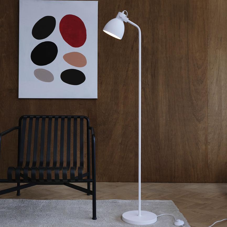 Dyberg Larsen Coast gulvlampe hvit matt metall