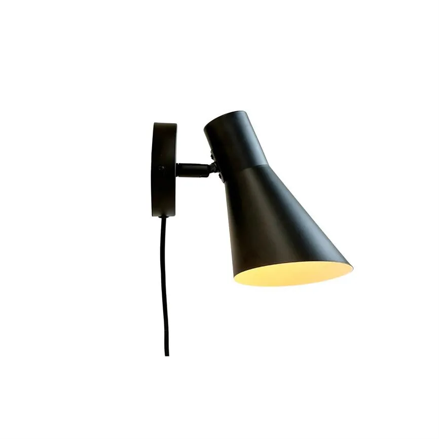 Dyberg Larsen DL12 vegglampe kort sort