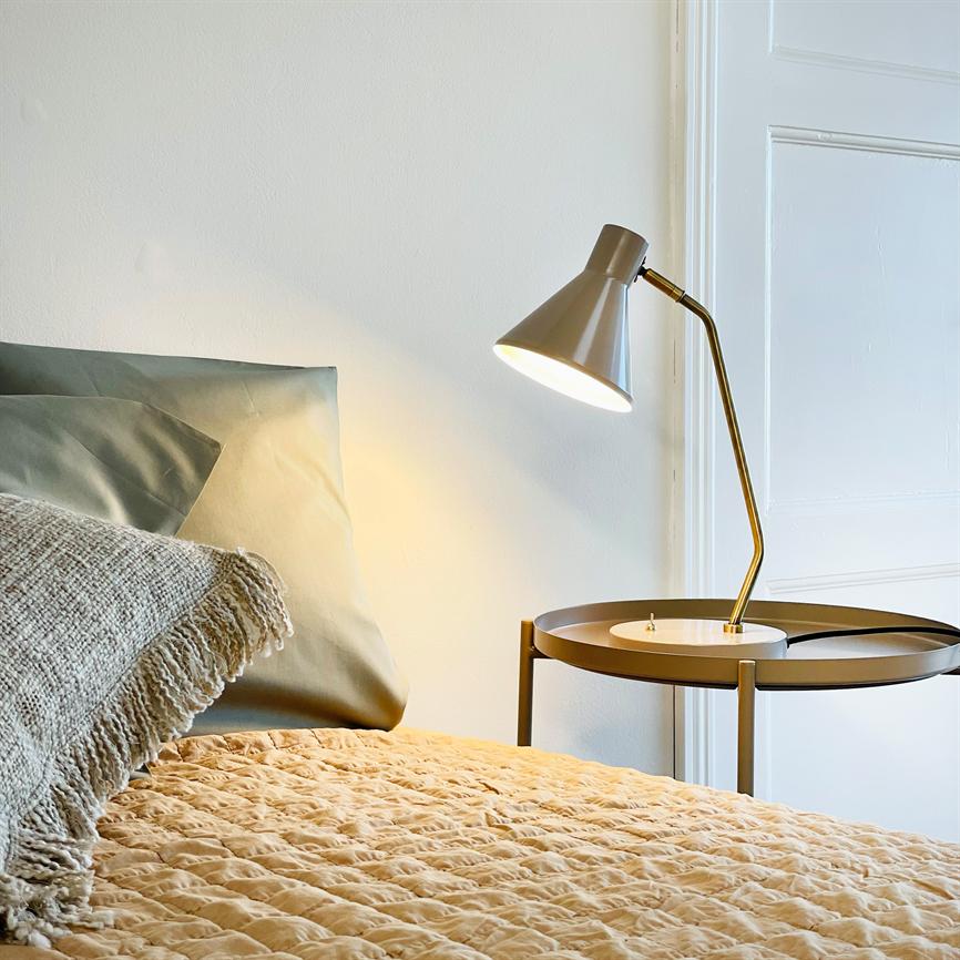 Dyberg Larsen Sleep bordlampe brun varm nattbordslampe