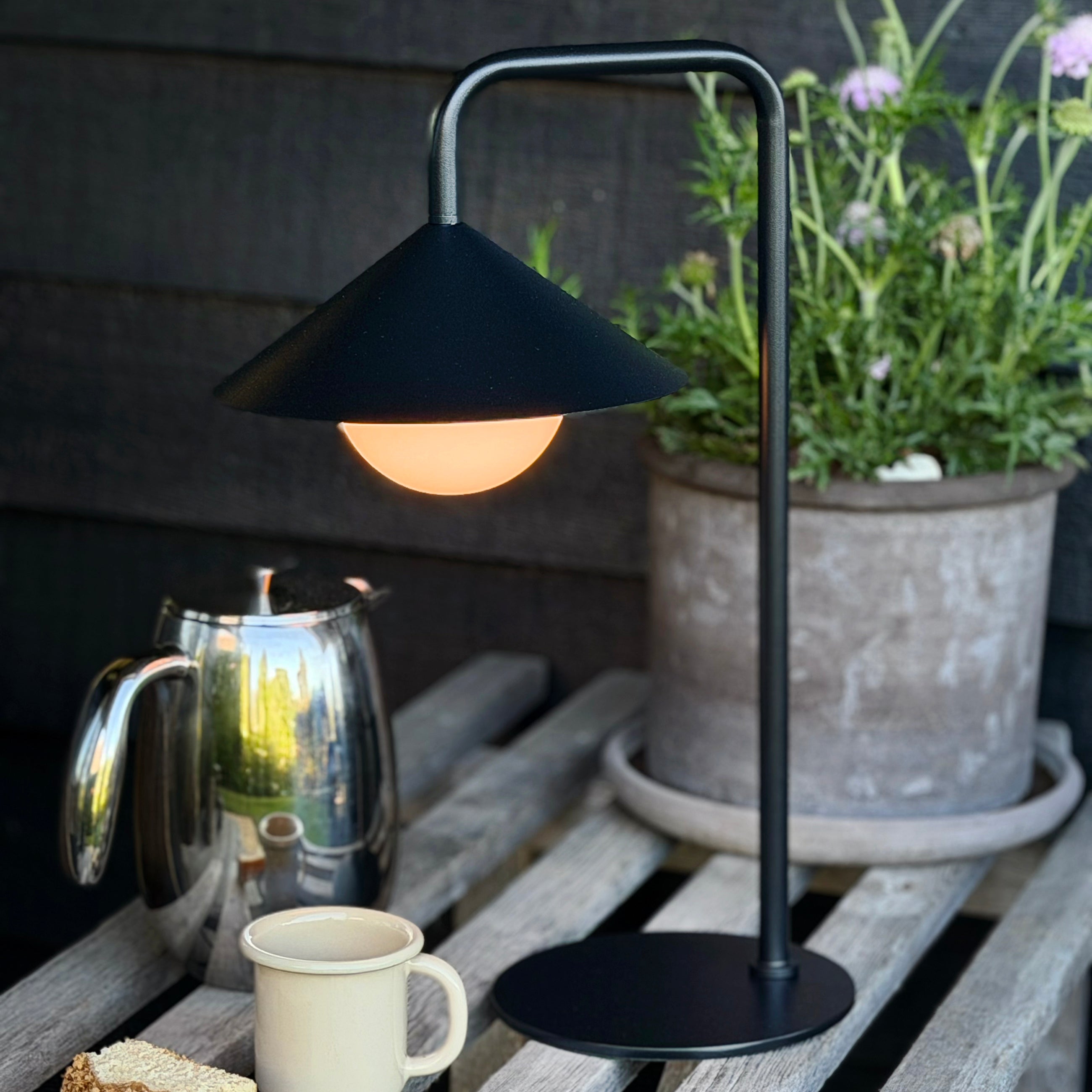 Dyberg Larsen Nova bordlampe utendørs fjernkontroll