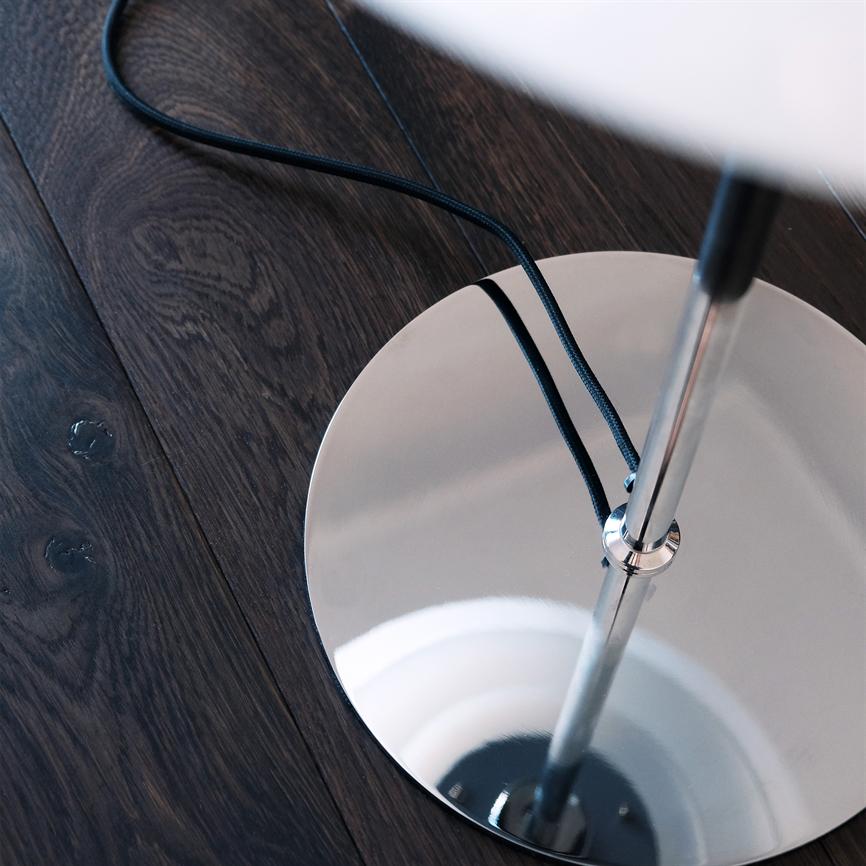 Dyberg Larsen DL31 bordlampe opal glass