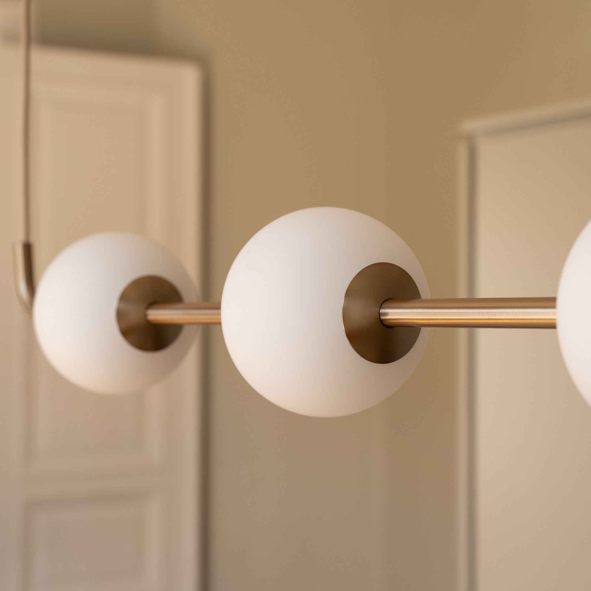 Umage Audrey Linear pendellampe opalglass 4 kuler