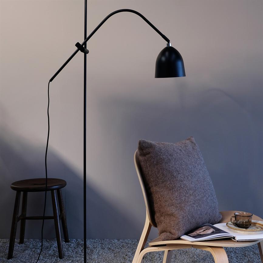 Dyberg Larsen Easton gulvlampe svart krom