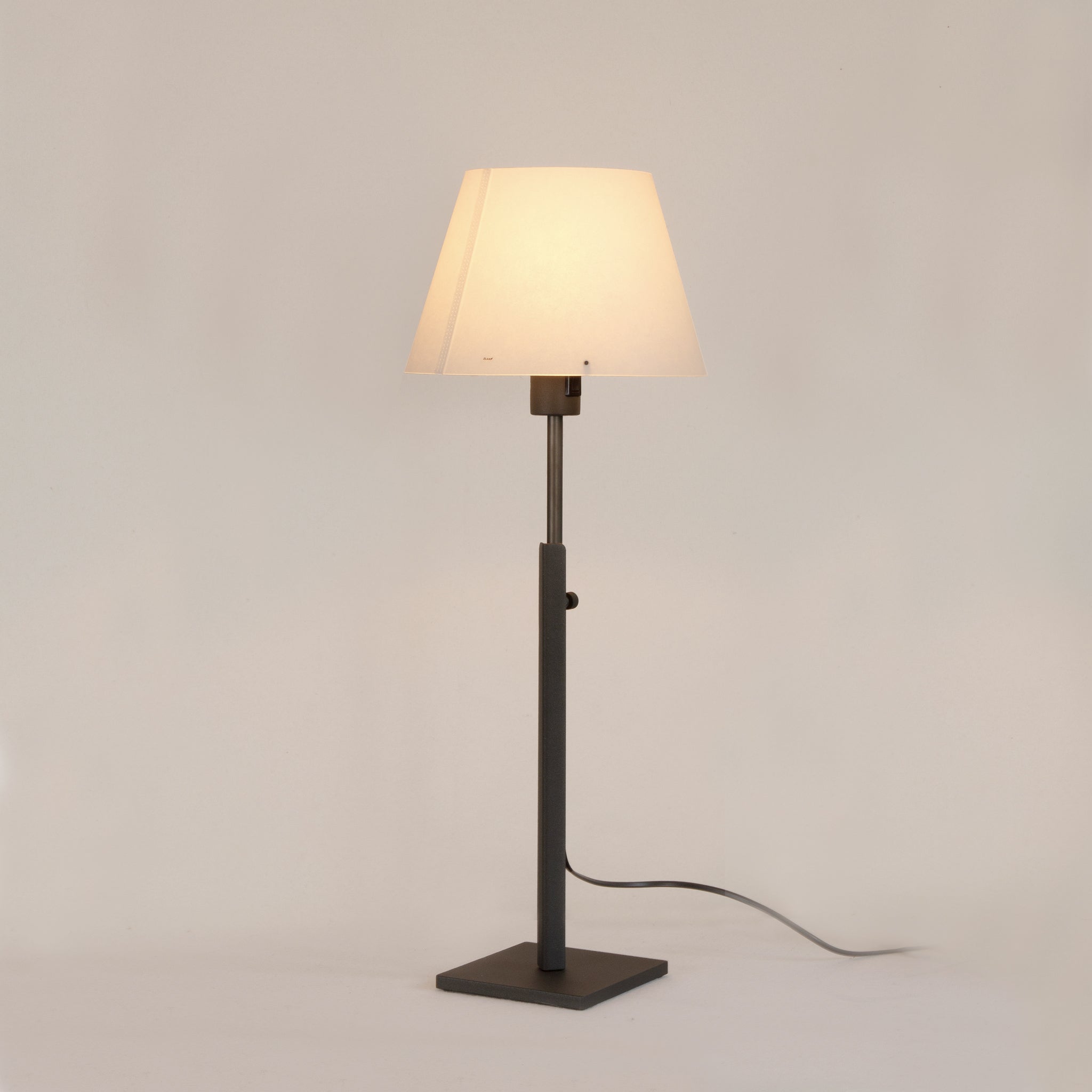 Zlamp Vega 120-2515 bordlampe stor E27 mulbær