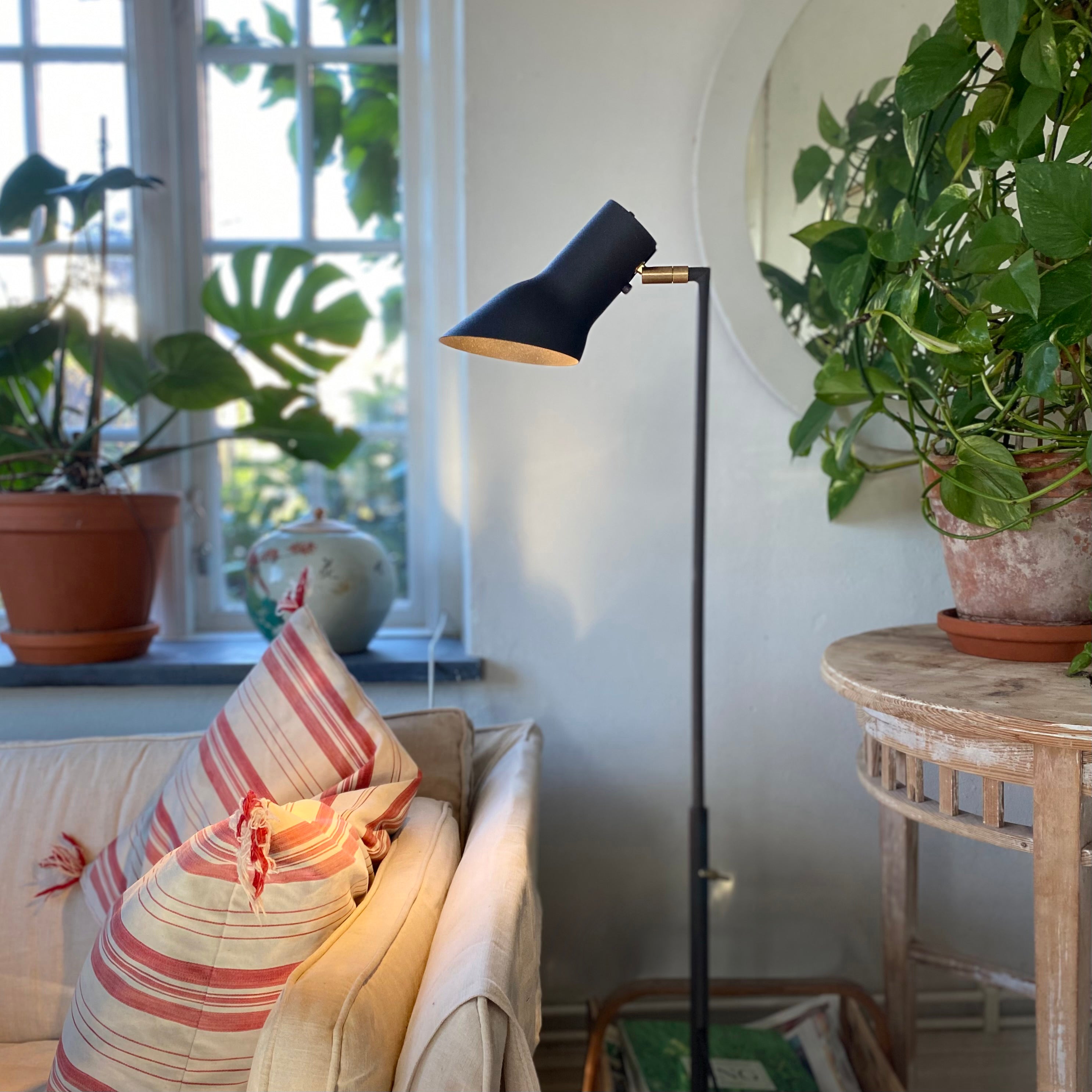 Zlamp Q10 gulvlampe mørkegrå stål leselampe