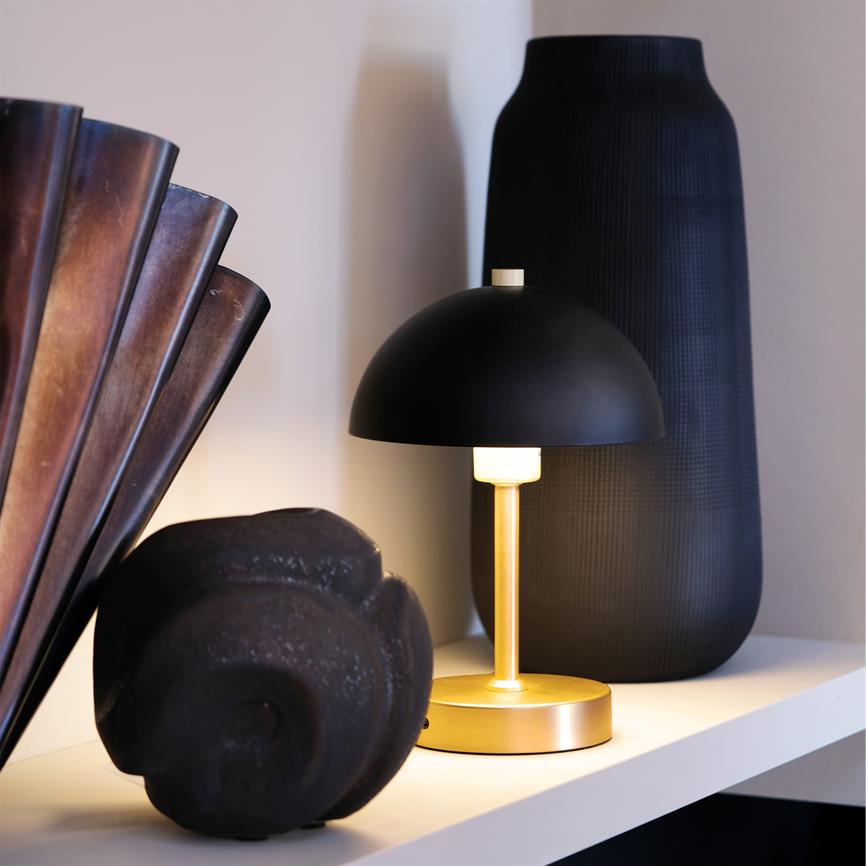 Dyberg Larsen Malmø bordlampe svart messing oppladbar