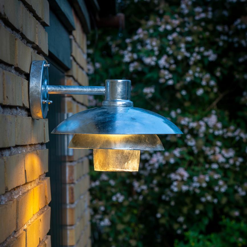 Dyberg Larsen Morph utendørs vegglampe Ø24 galvanisert