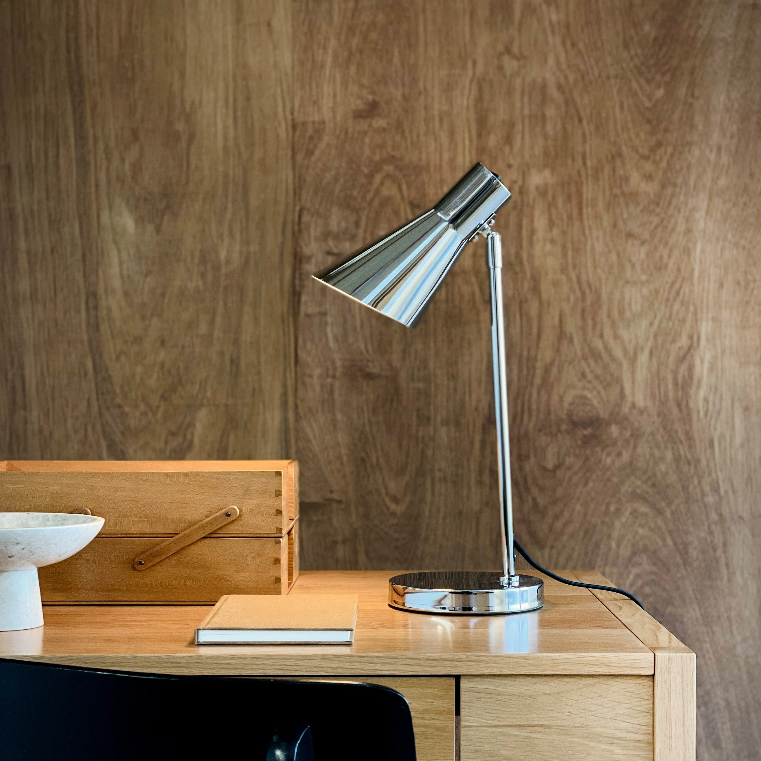 Dyberg Larsen DL12 bordlampe krom leselampe
