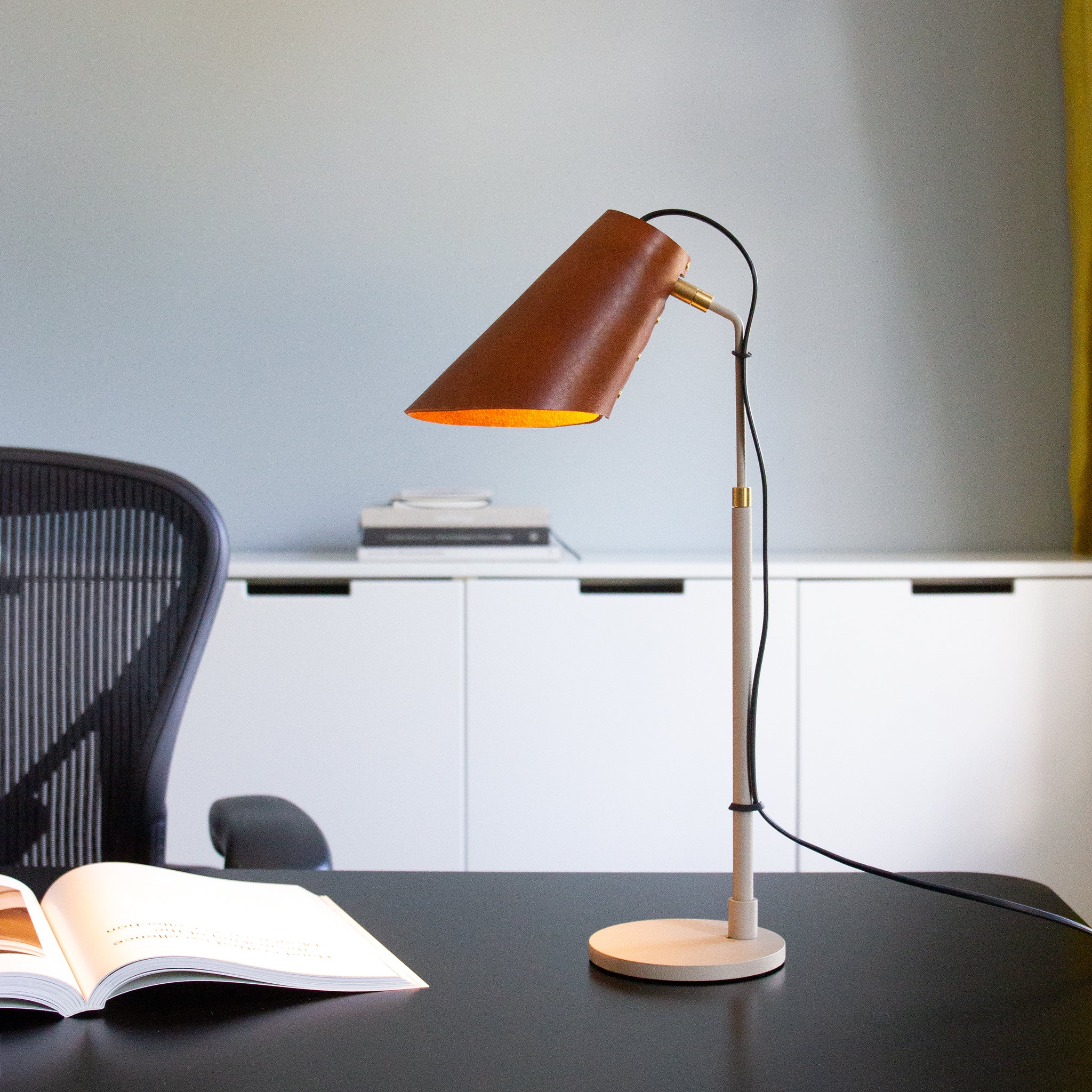 Zlamp Erik 225 19 bordlampe cognac dimbar