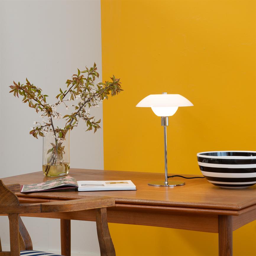 Dyberg Larsen Bergen bordlampe opal Ø25