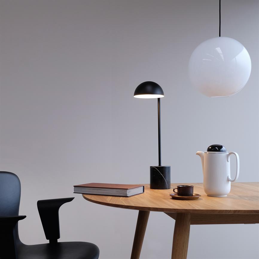 Dyberg Larsen Marble bordlampe svart marmor