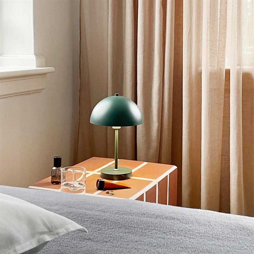 Dyberg Larsen Stockholm V2.0 bordlampe mørkegrønn oppladbar