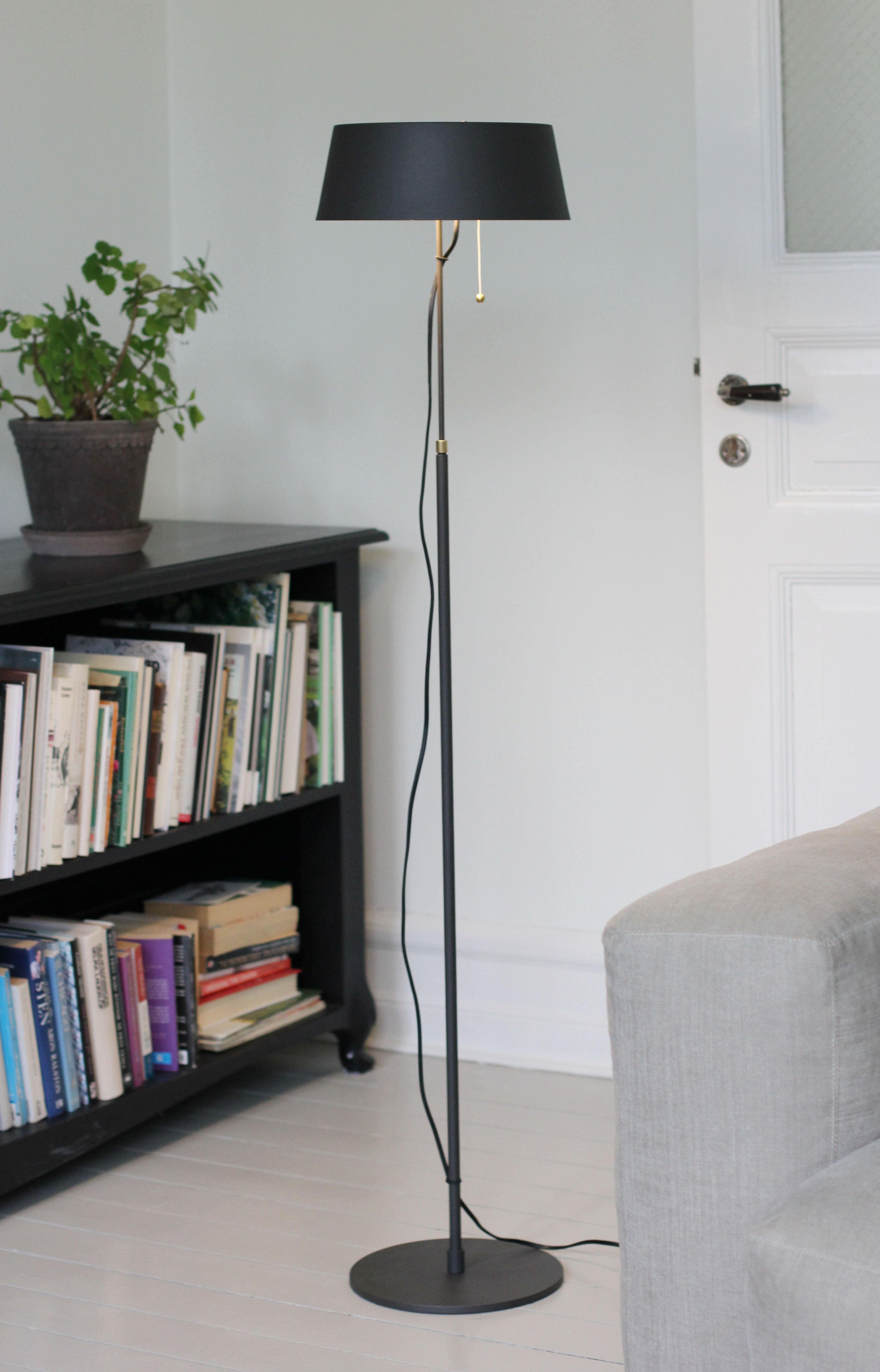 Zlamp Karl 940-2723 gulvlampe messing mørkegrå