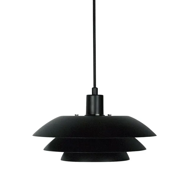 Dyberg Larsen DL31 pendel sort over spisebord