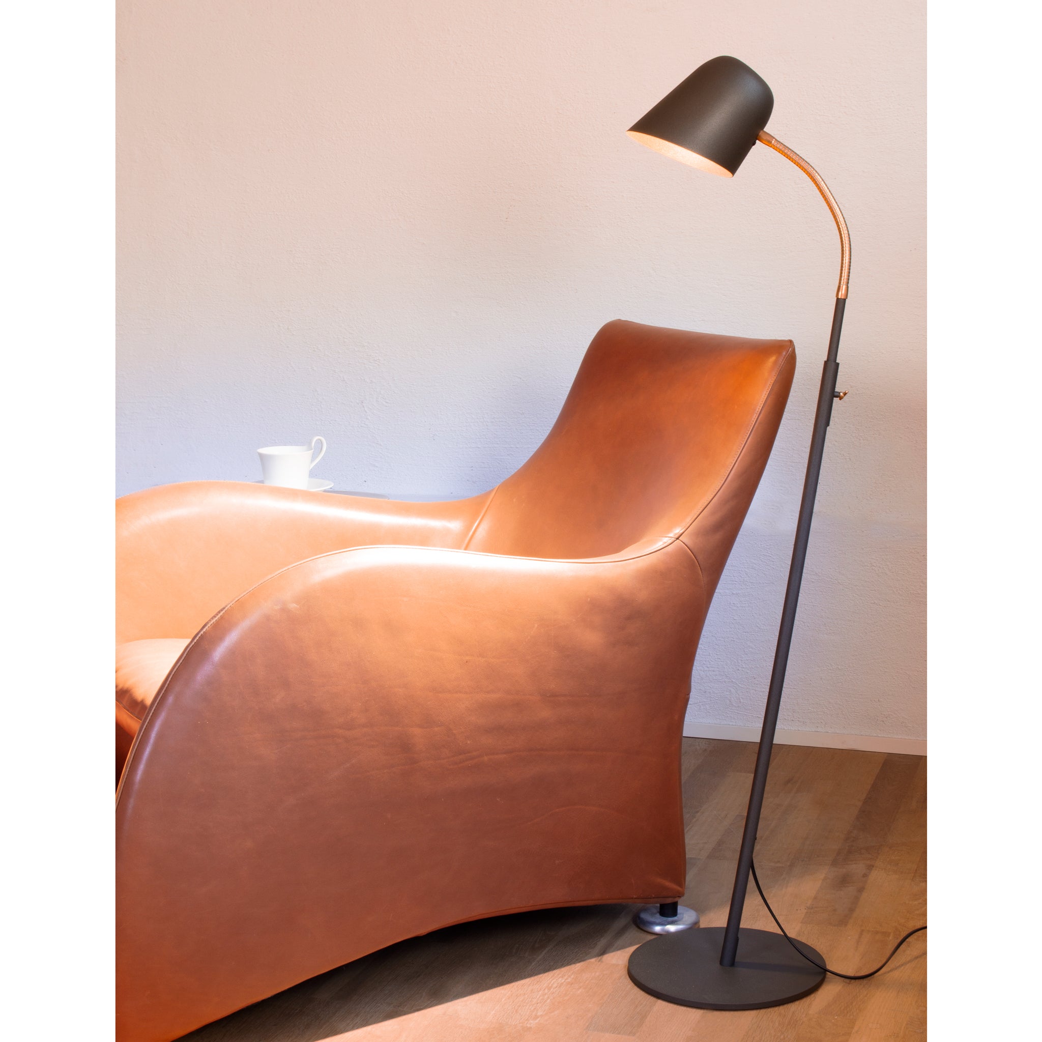 Zlamp Q15 447-15 gulvlampe mørkegrå messing dimbar