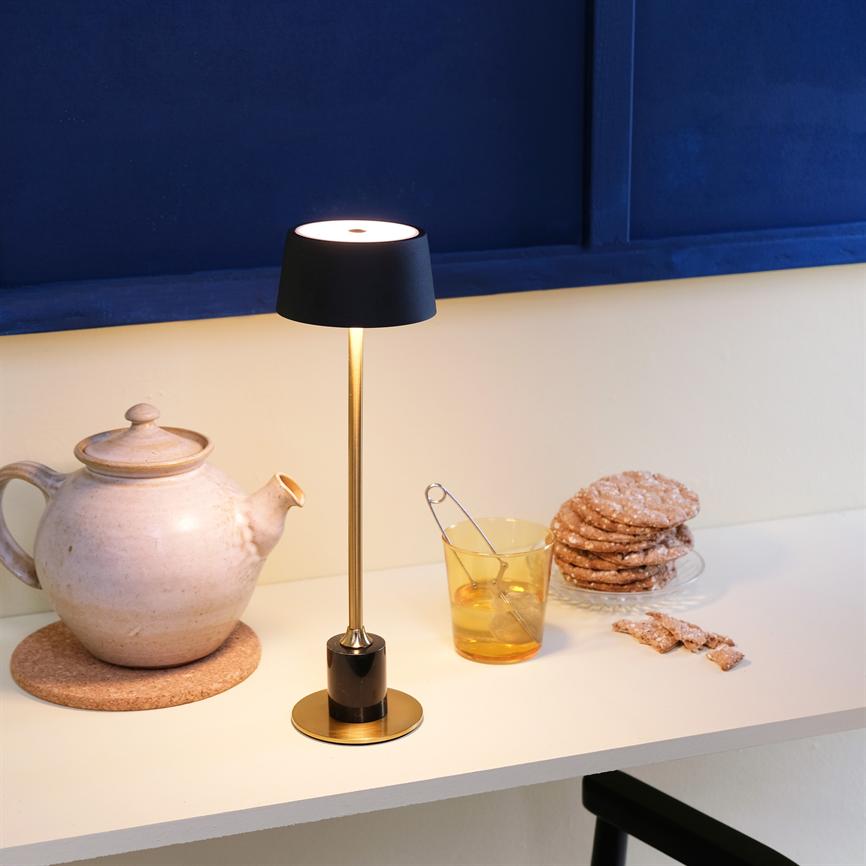 Dyberg Larsen Yoyo bordlampe sort oppladbar marmor