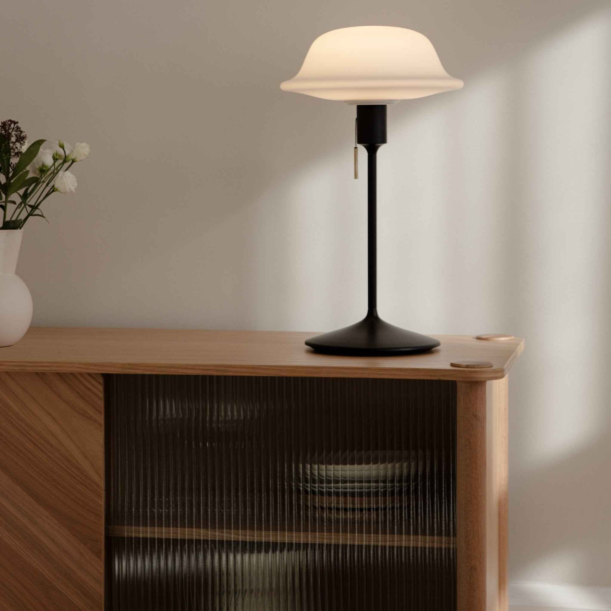 UMAGE Butler lampskjerm opalglass hvit