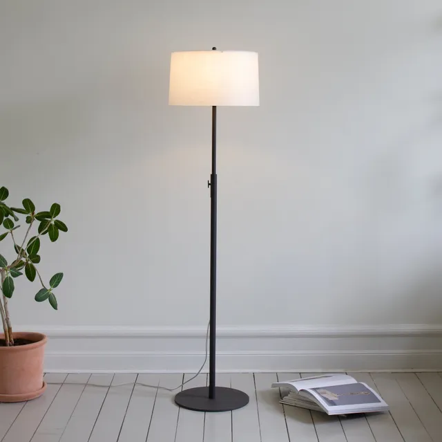 Zlamp Q 441-3534 gulvlampe mørkegrå morbærpapir