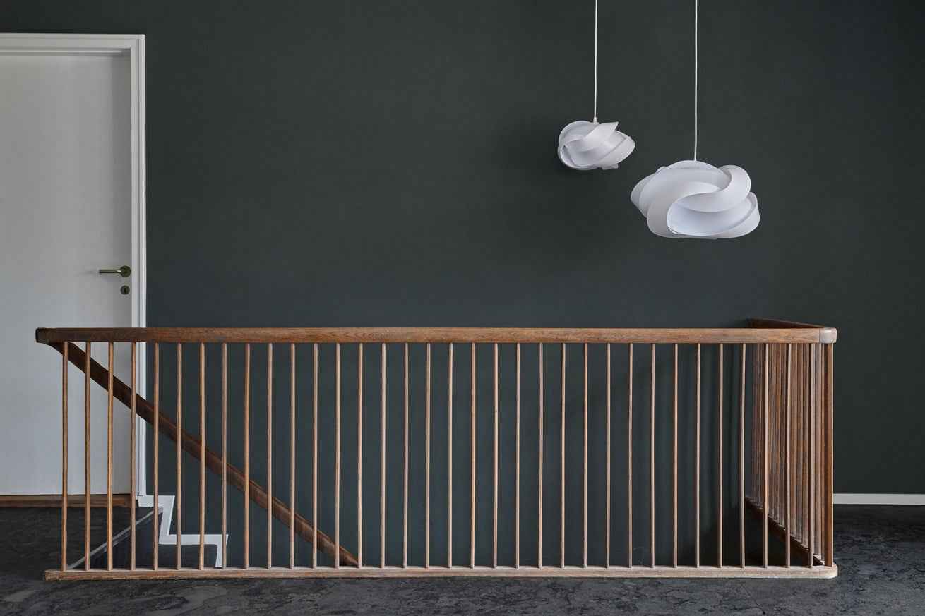 UMAGE Ribbon lampeskjerm pendel skulpturell hvit