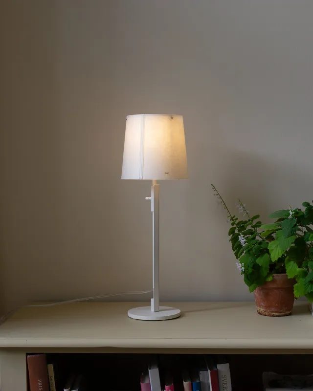 Zlamp Vega 121-1613 bordlampe hvit morbær