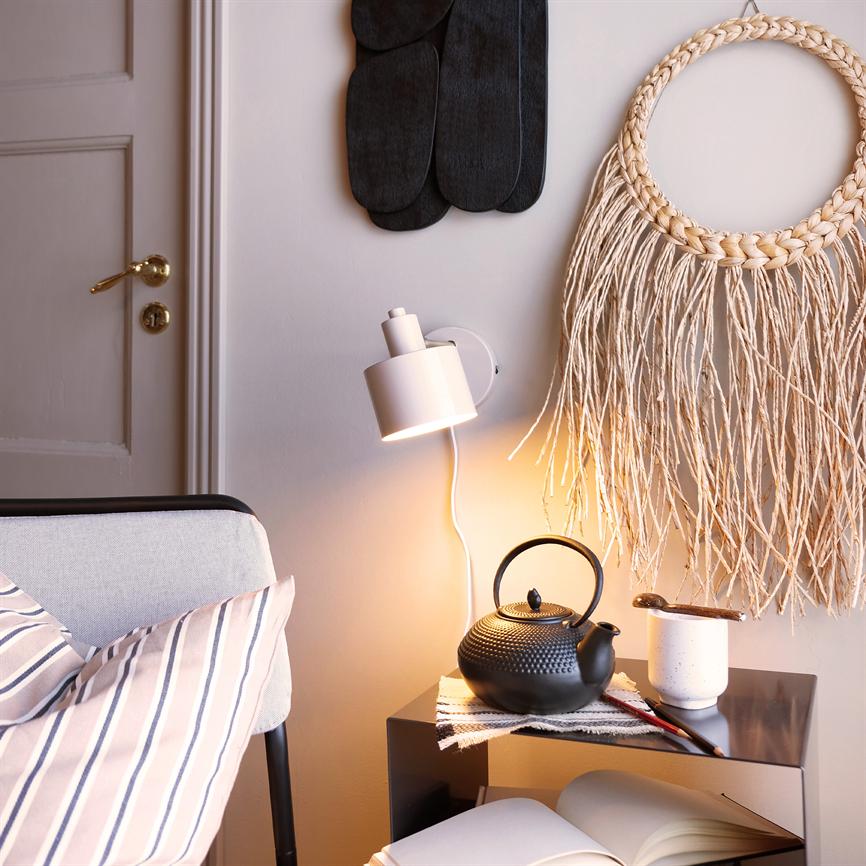 Dyberg Larsen Ocean vegglampe beige messing indirekte