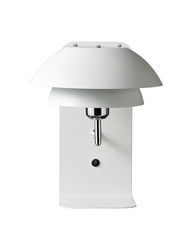 Dyberg Larsen Parma vegglampe hvit USB-hylle