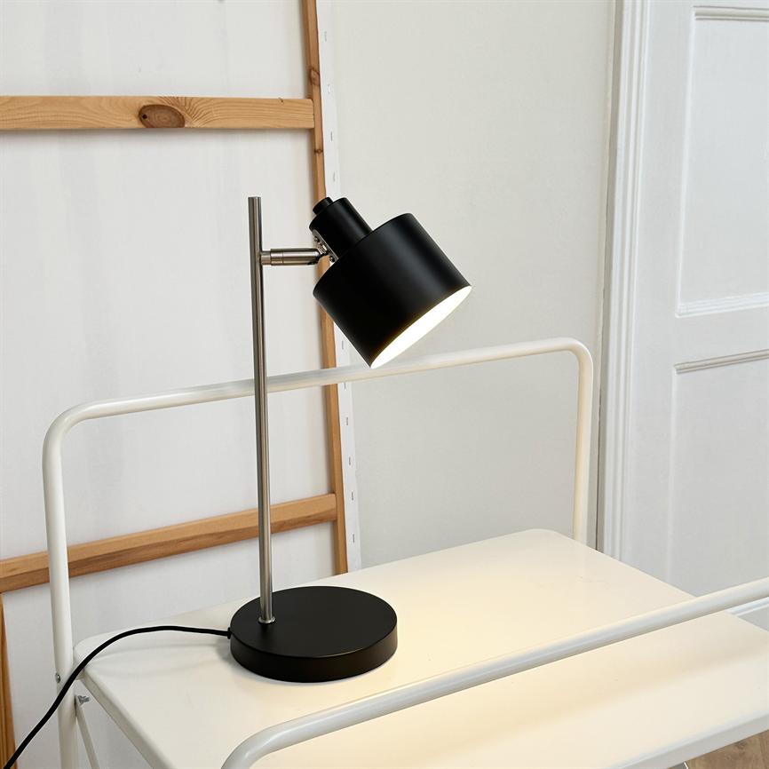 Dyberg Larsen Ocean bordlampe sort stål E14 retro