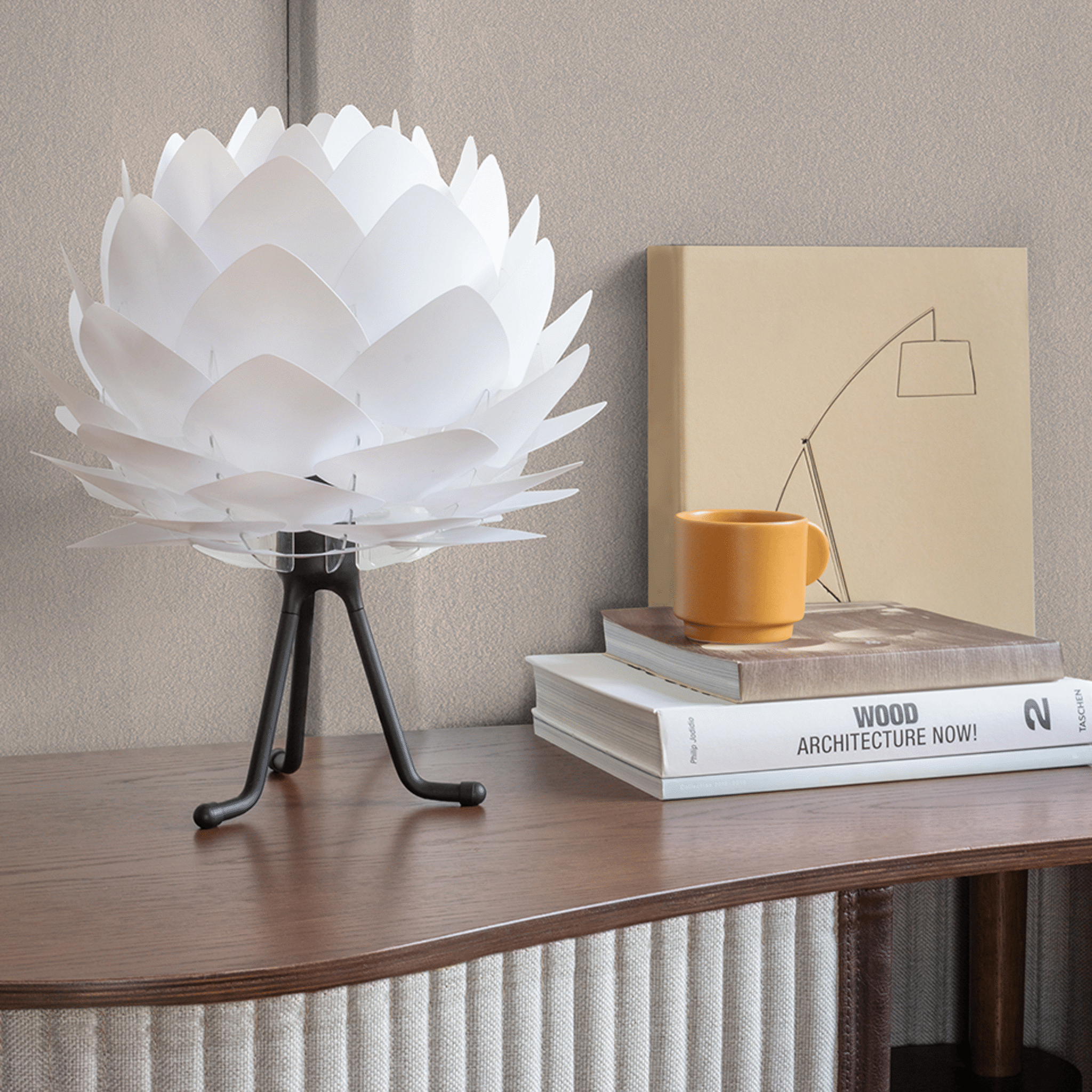 UMAGE Tripod Base lampestativ svart bordlampe