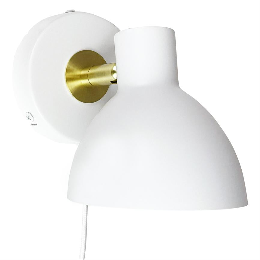 Dyberg Larsen Lilje vegglampe hvit messing justerbar