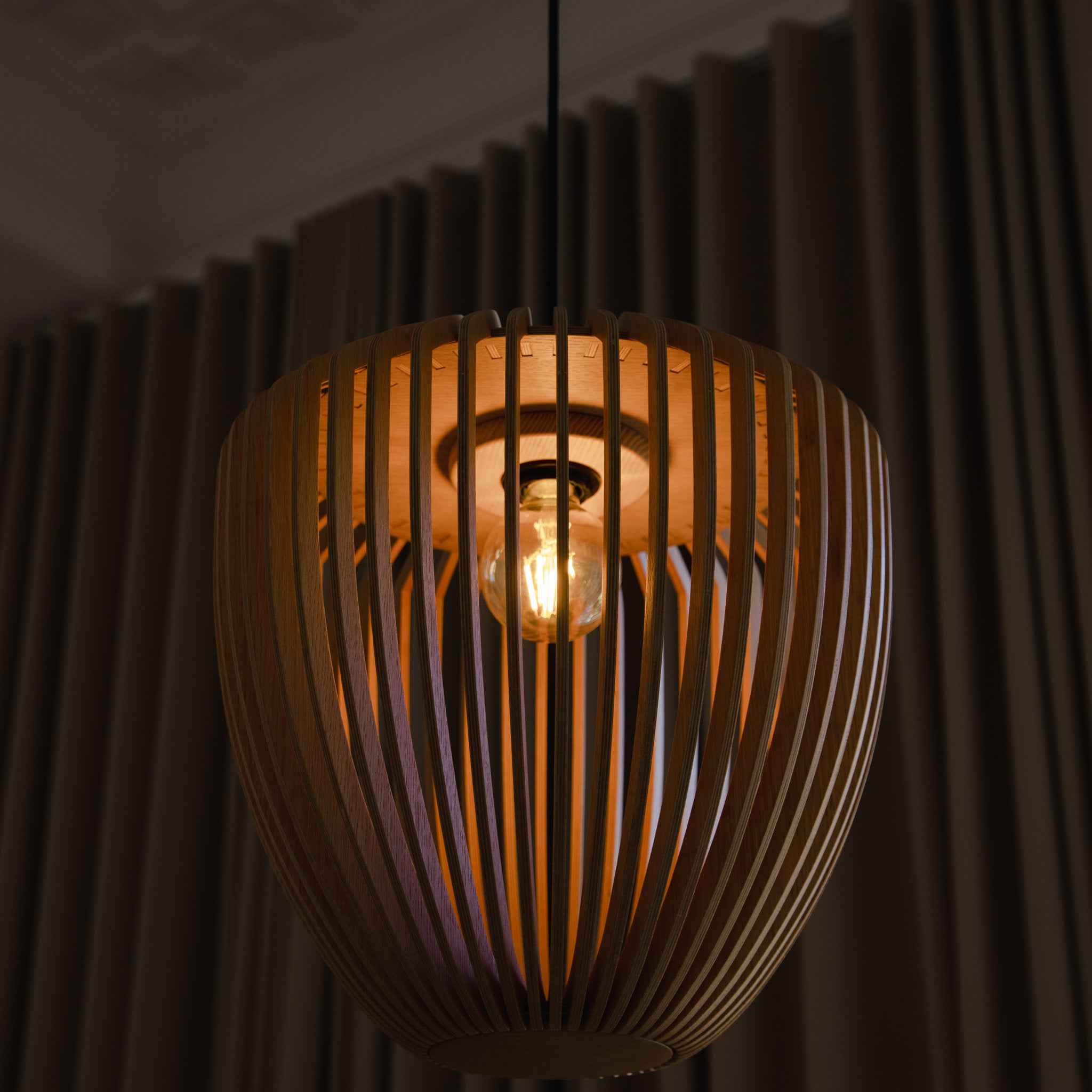 Umage Clava Wood lampskjerm tre pendel skulptur