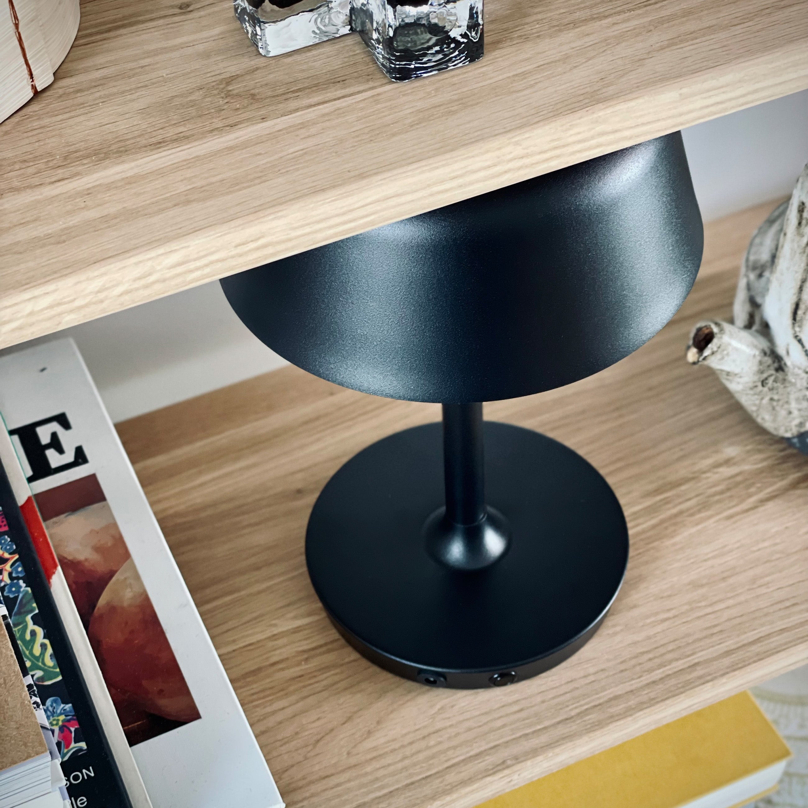 Dyberg Larsen Valencia bordlampe svart oppladbar
