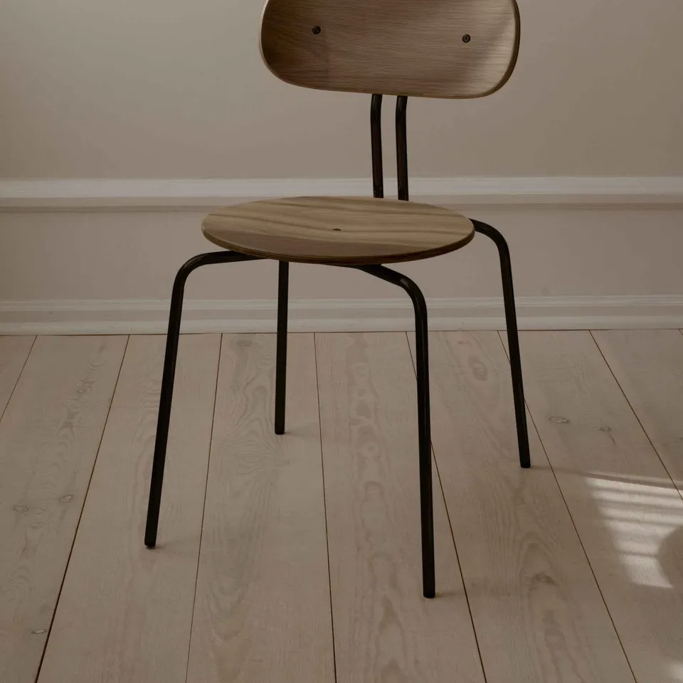 Umage Curious spisestol eik sugar brown stabelbar