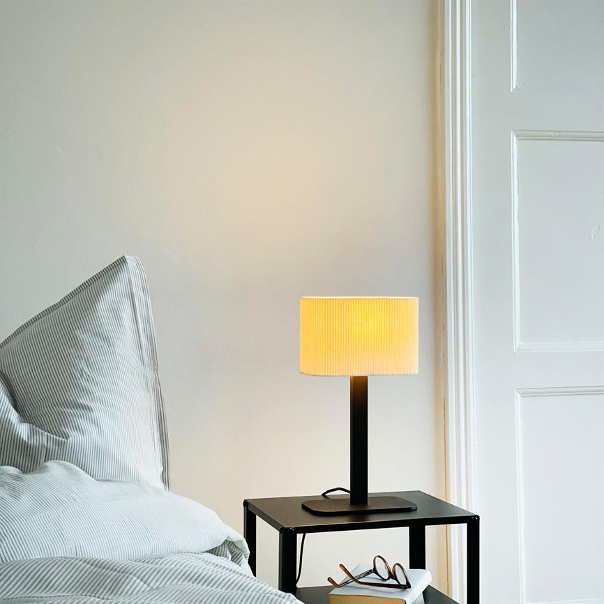 Dyberg Larsen Calix bordlampe oval