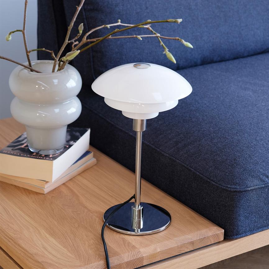 Dyberg Larsen Morph bordlampe opal hvit 35 cm