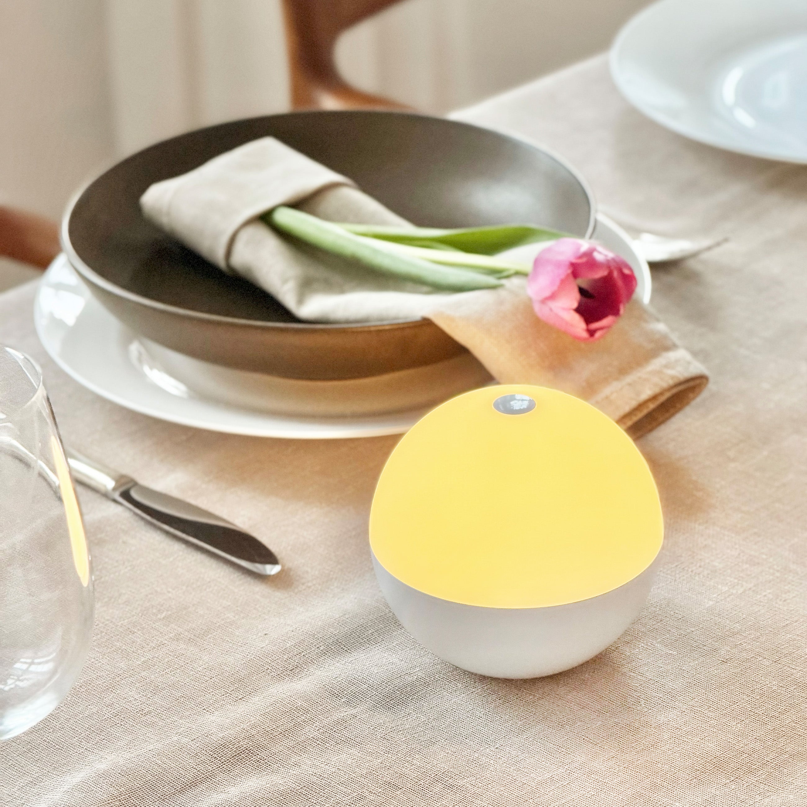 Dyberg Larsen Alba Light Ball bordlampe hvit oppladbar
