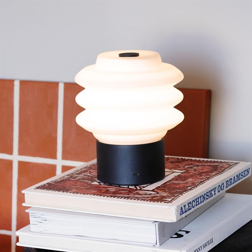 Dyberg Larsen Diva LED bordlampe sort oppladbar