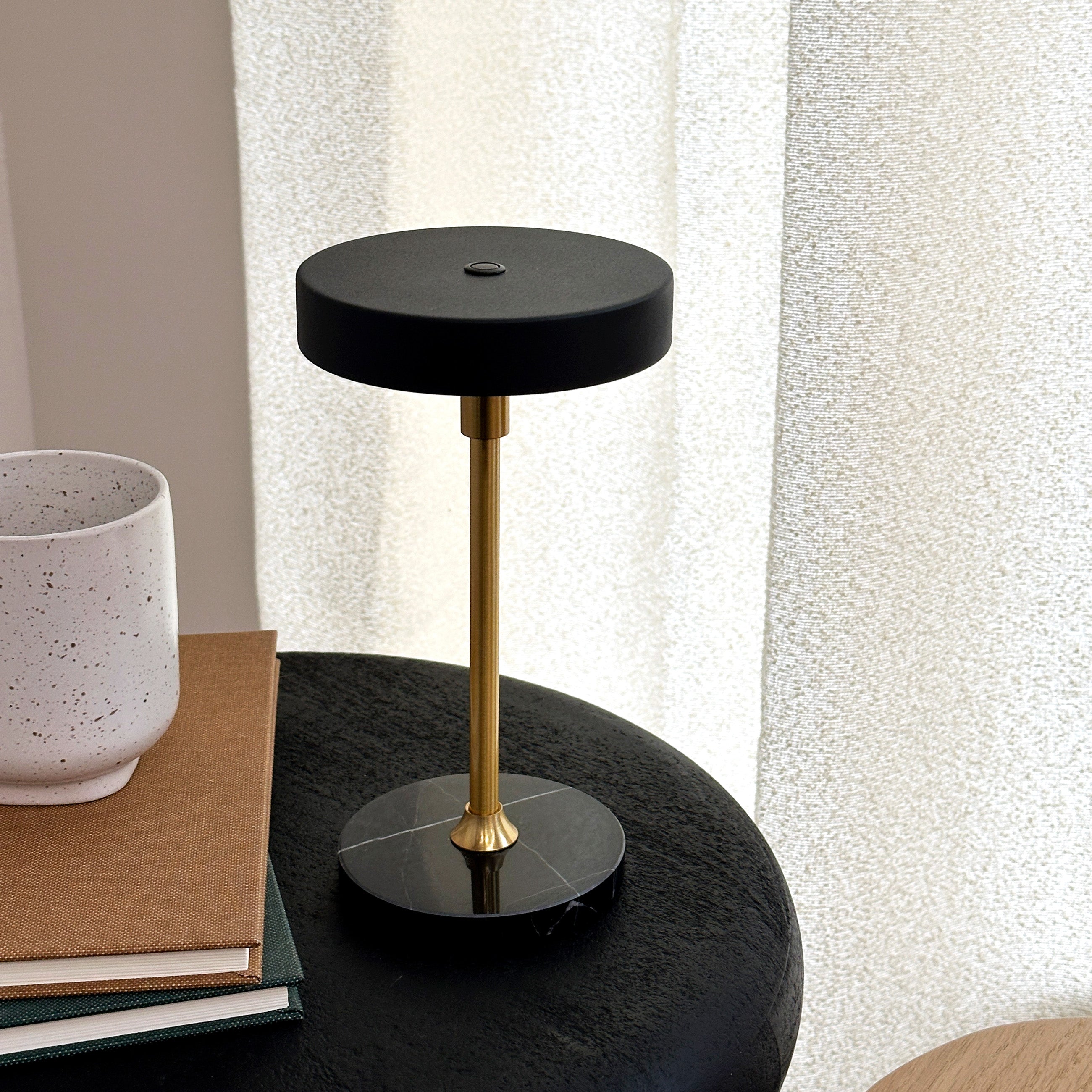 Dyberg Larsen Moonlight Mini bordlampe svart marmor