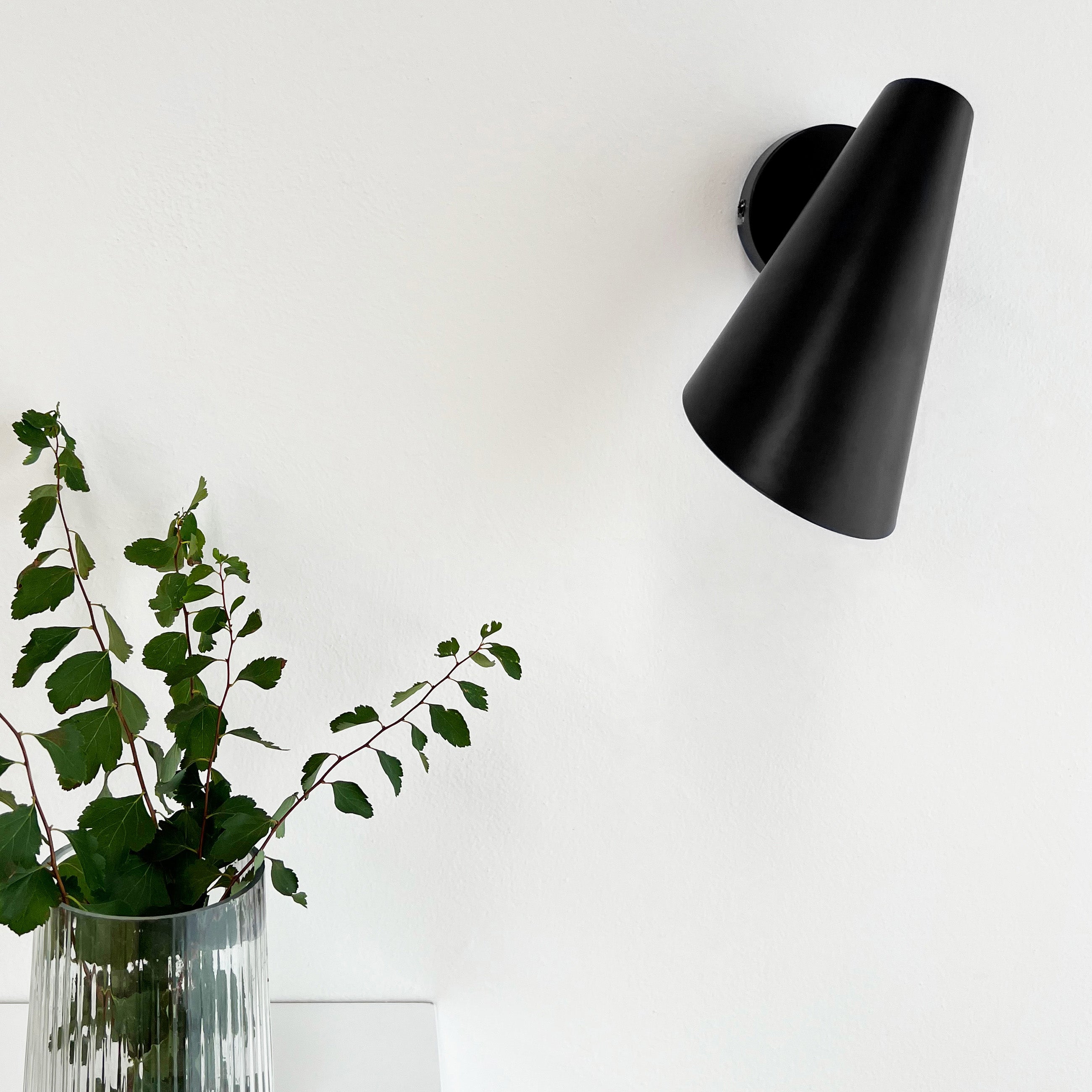 Dyberg Larsen Cale vegglampe svart metall