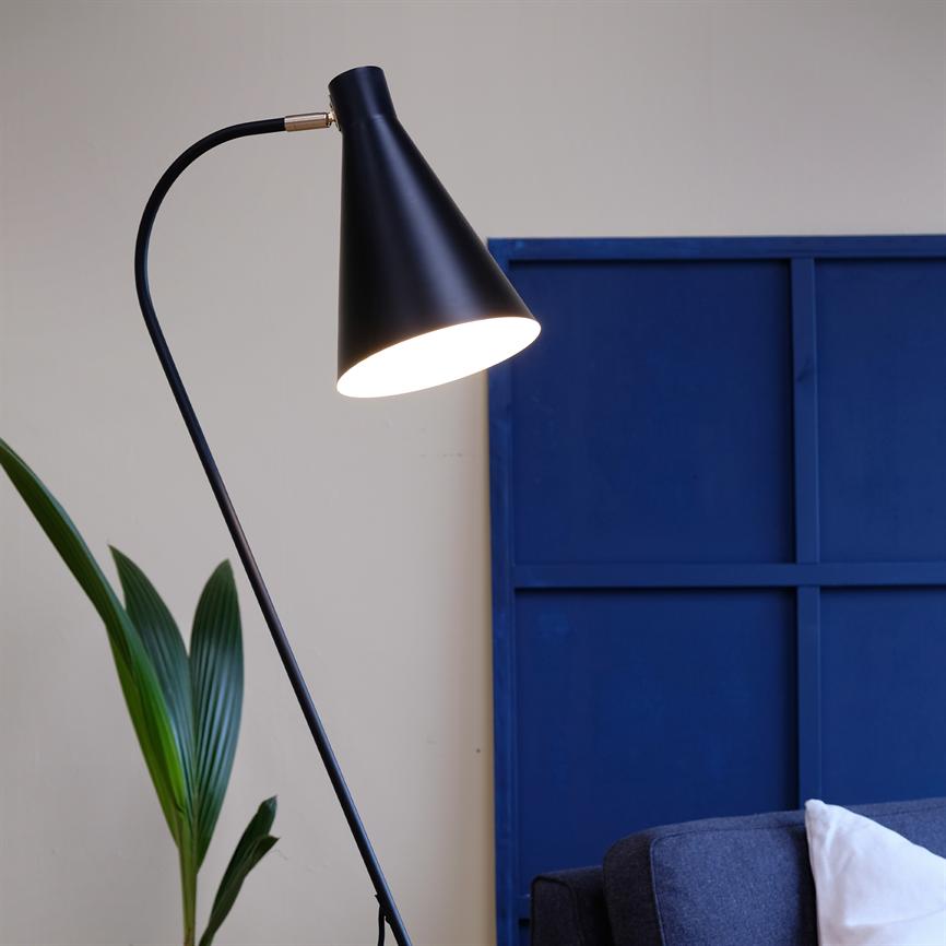 Dyberg Larsen Miles gulvlampe svart messing