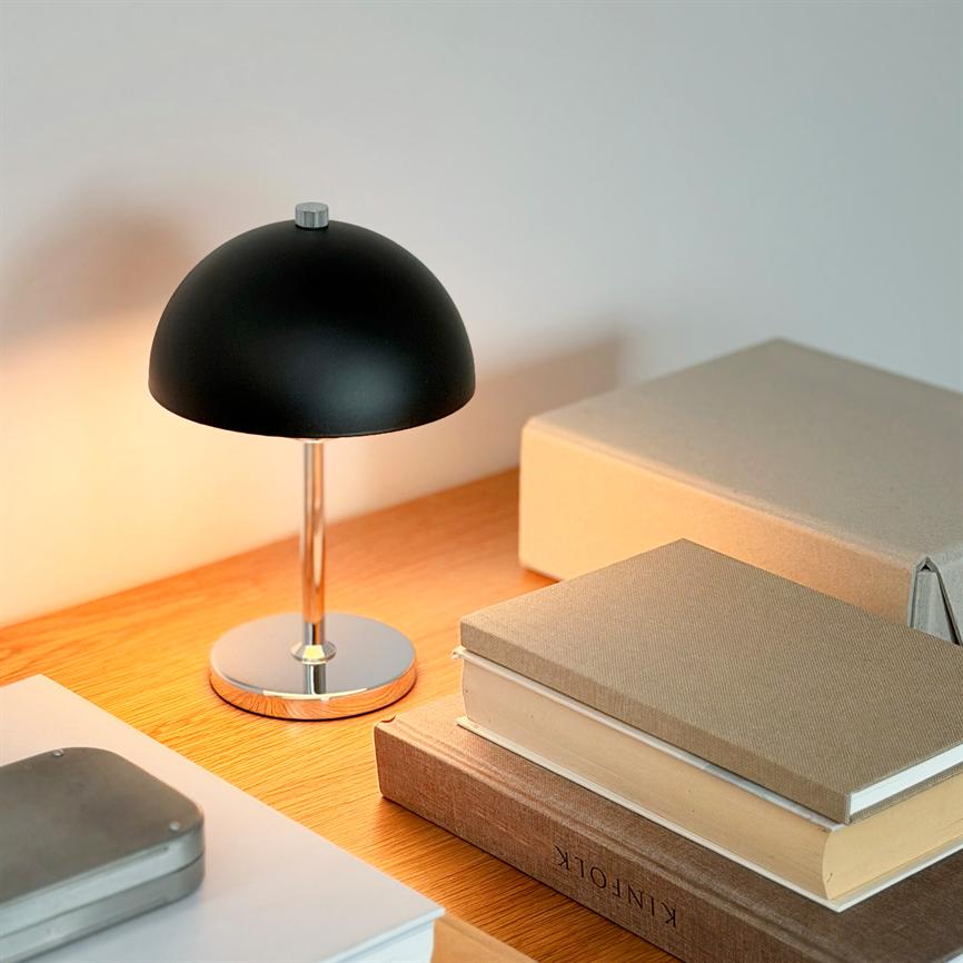 Dyberg Larsen Malmø bordlampe svart krom oppladbar