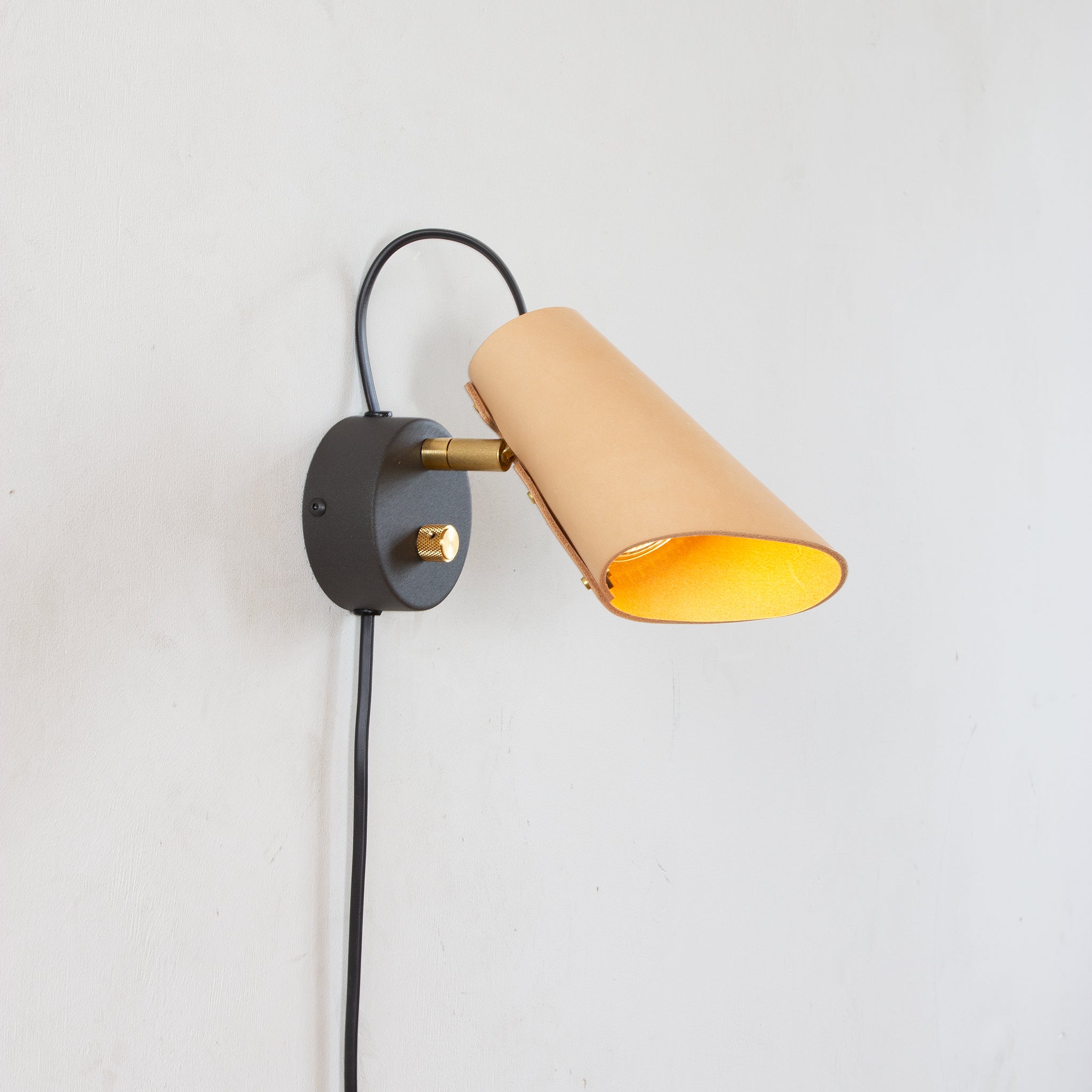 Zlamp Erik 231-16 vegglampe cognac messing med dimmer
