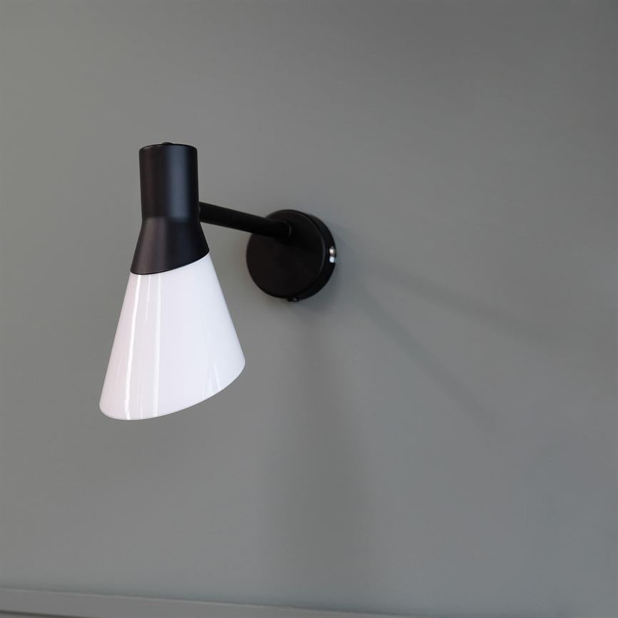 Dyberg Larsen Gent vegglampe sort opal