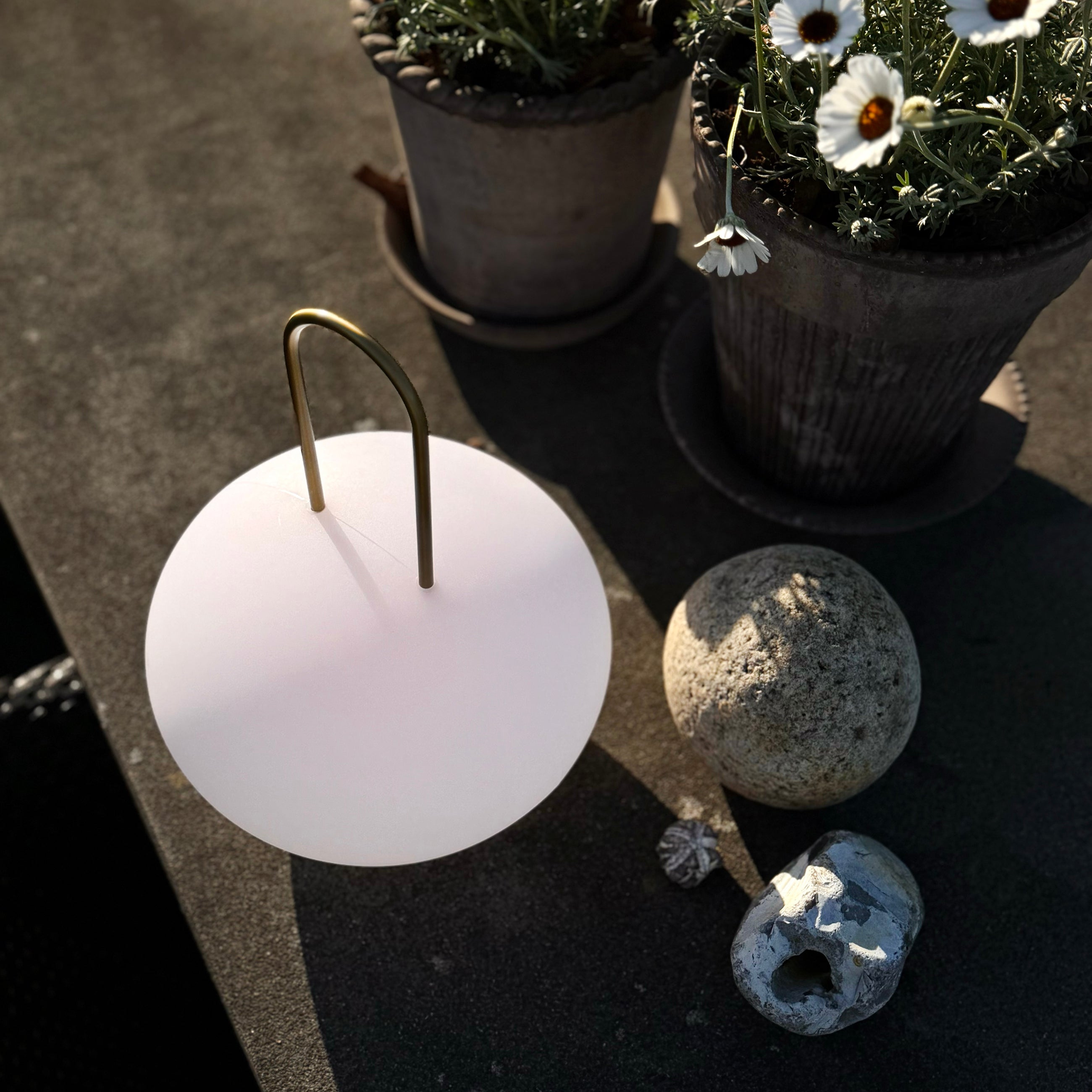 Dyberg Larsen Ellipse lantern hvit messing utendørs