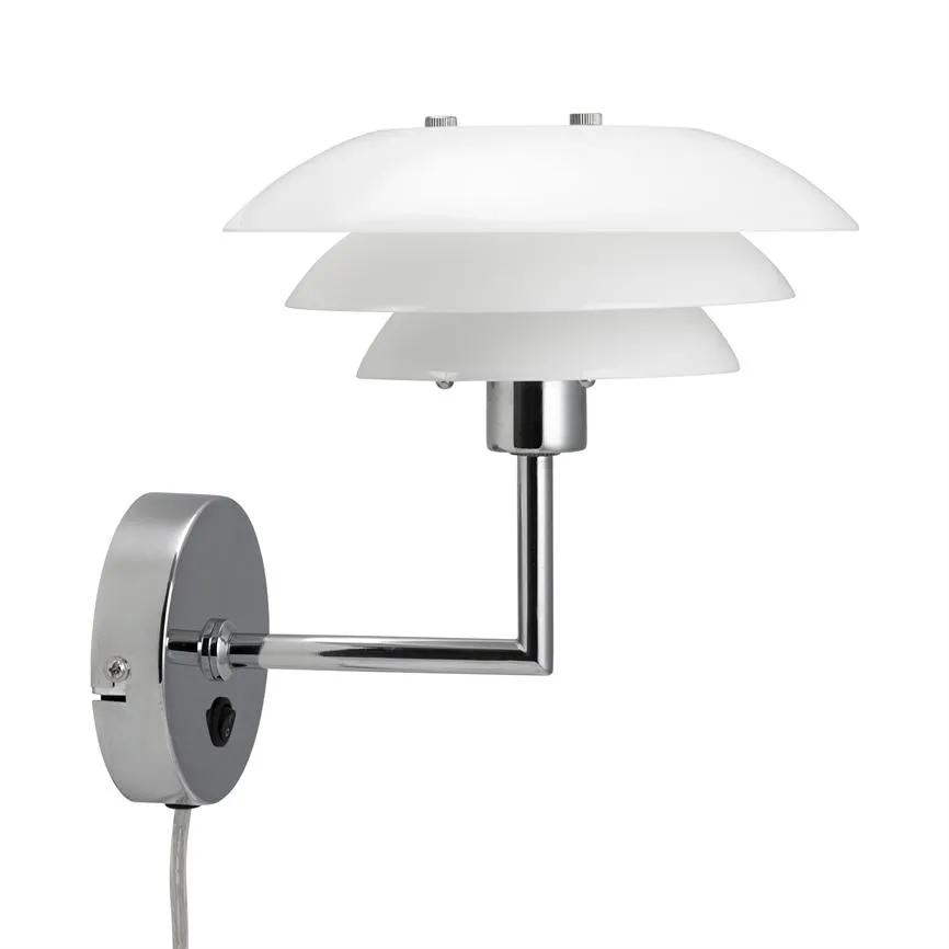 Dyberg Larsen DL20 vegglampe opal klassisk