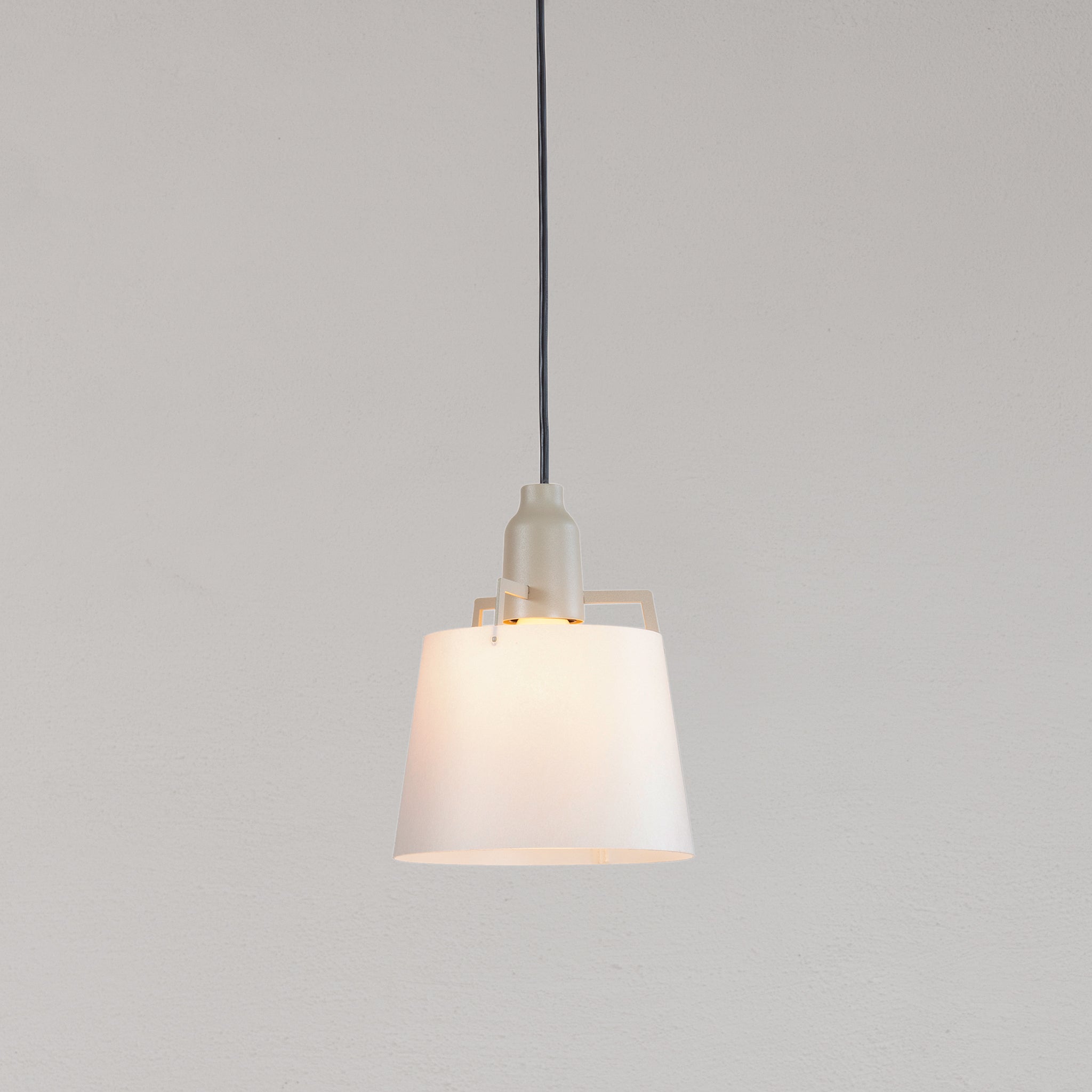 Zlamp Zpindel 654-1713 pendel 17 cm greige morbærpapir